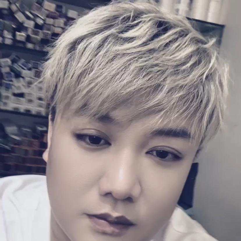 烫神翁京旗凯旋店店长代权