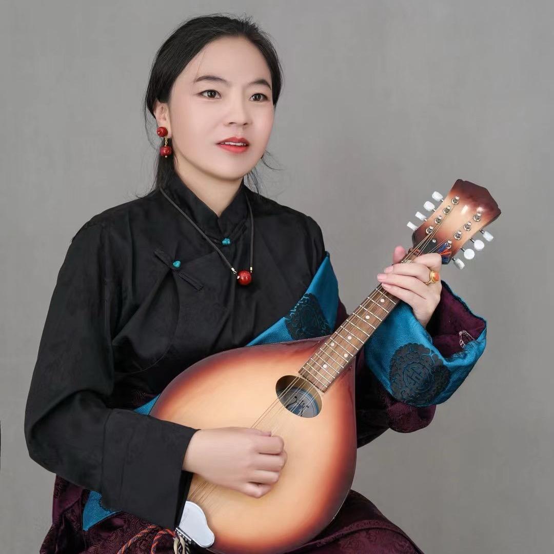 བདེ་ཆེན་མཚོ་མོ
