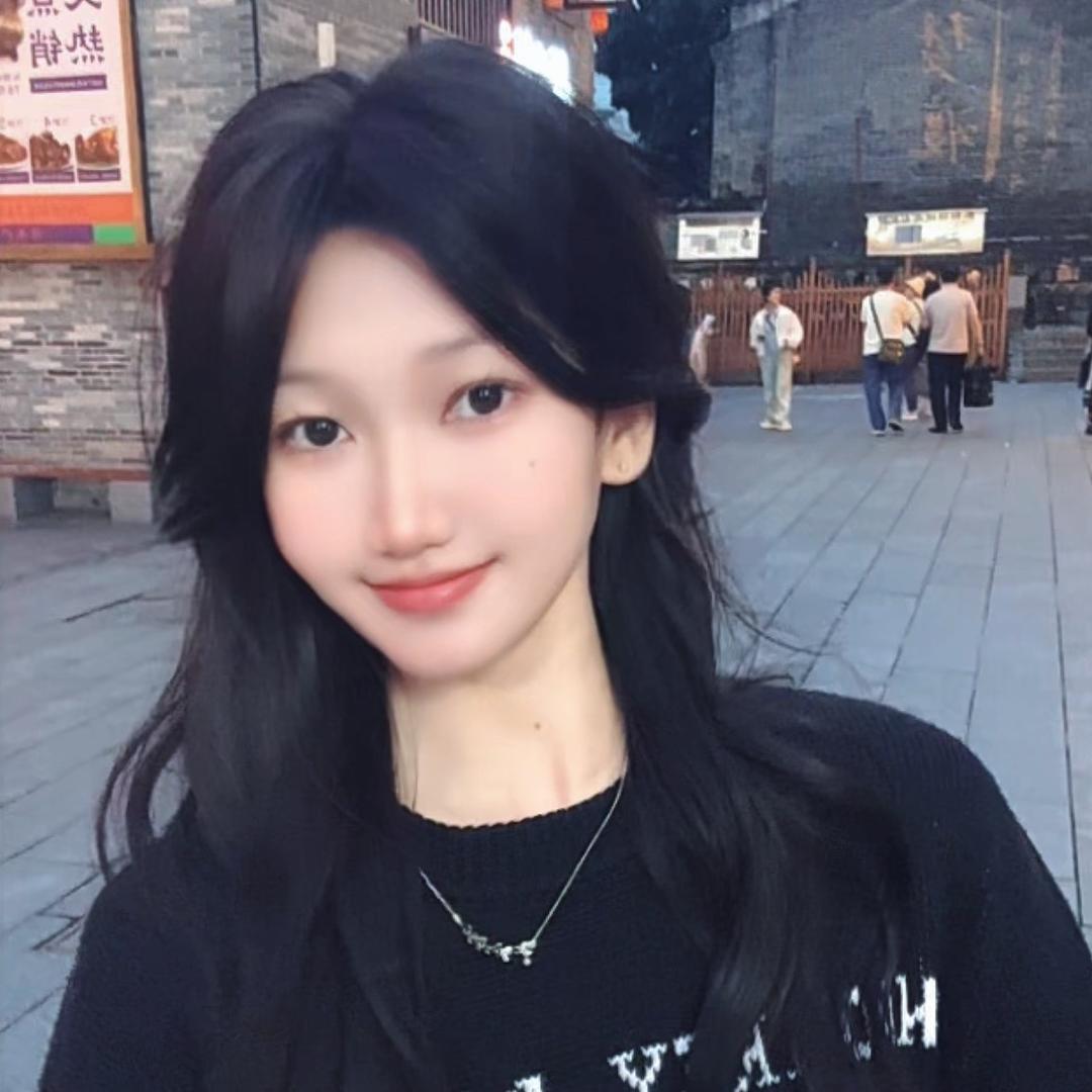 村里有个姑娘叫小芳