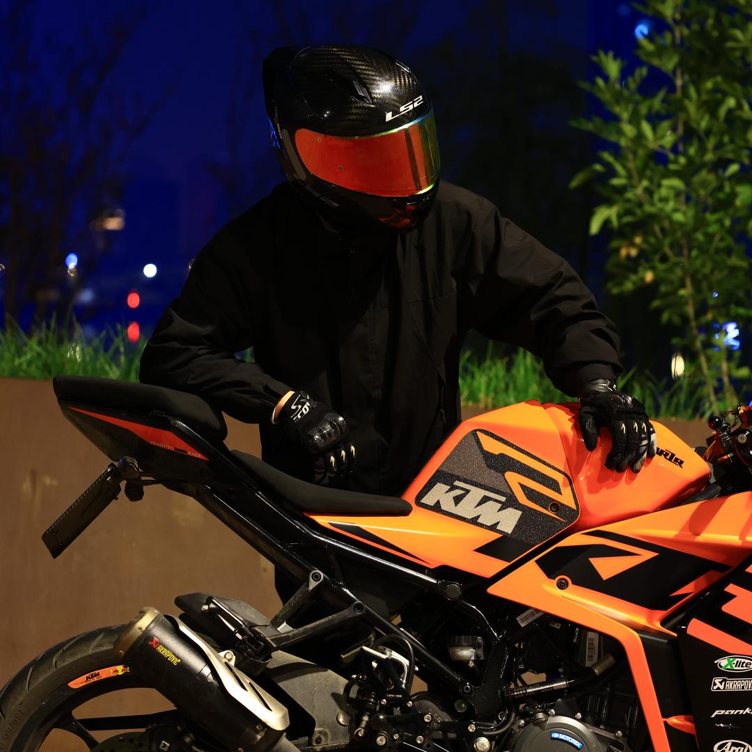 骑个摩托跑摩的