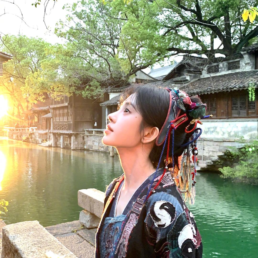 偷吃主任柚子被追着打