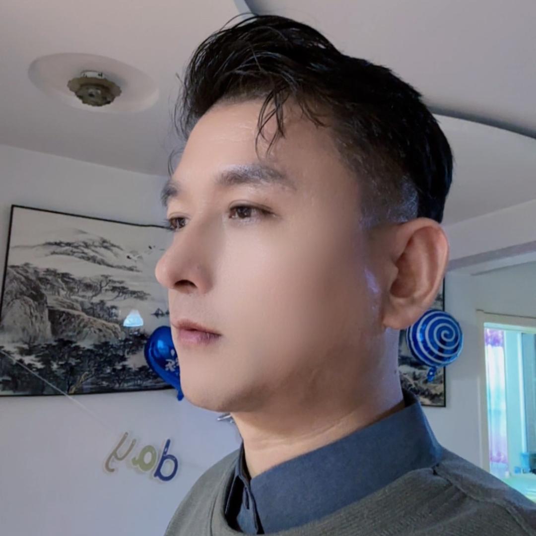 淘气的小辉辉