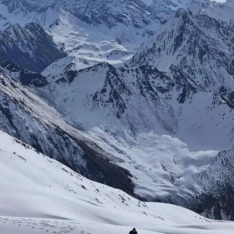 岳阳市岳阳楼区灿孟祺百货店（个体工商户）