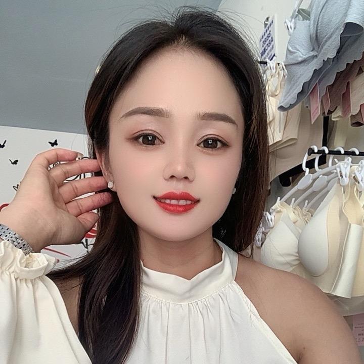 💘依依8013