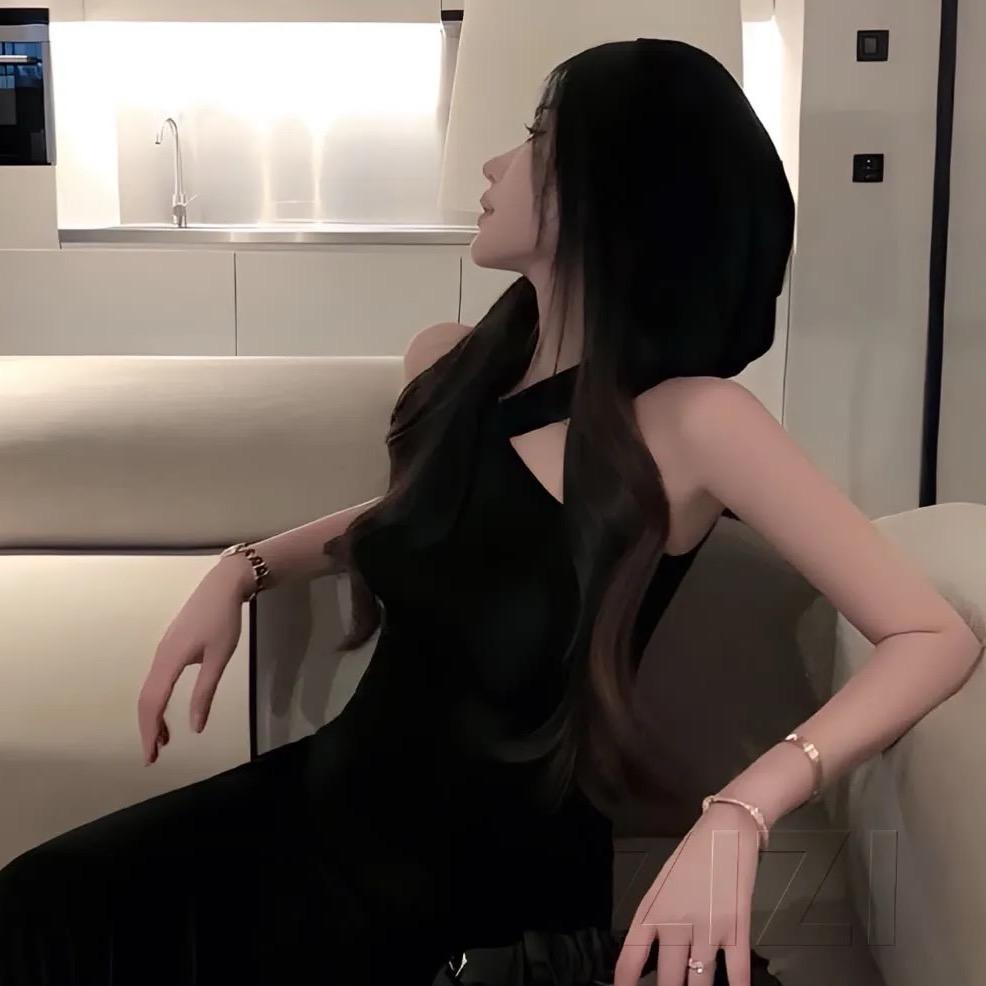 摆烂的小美