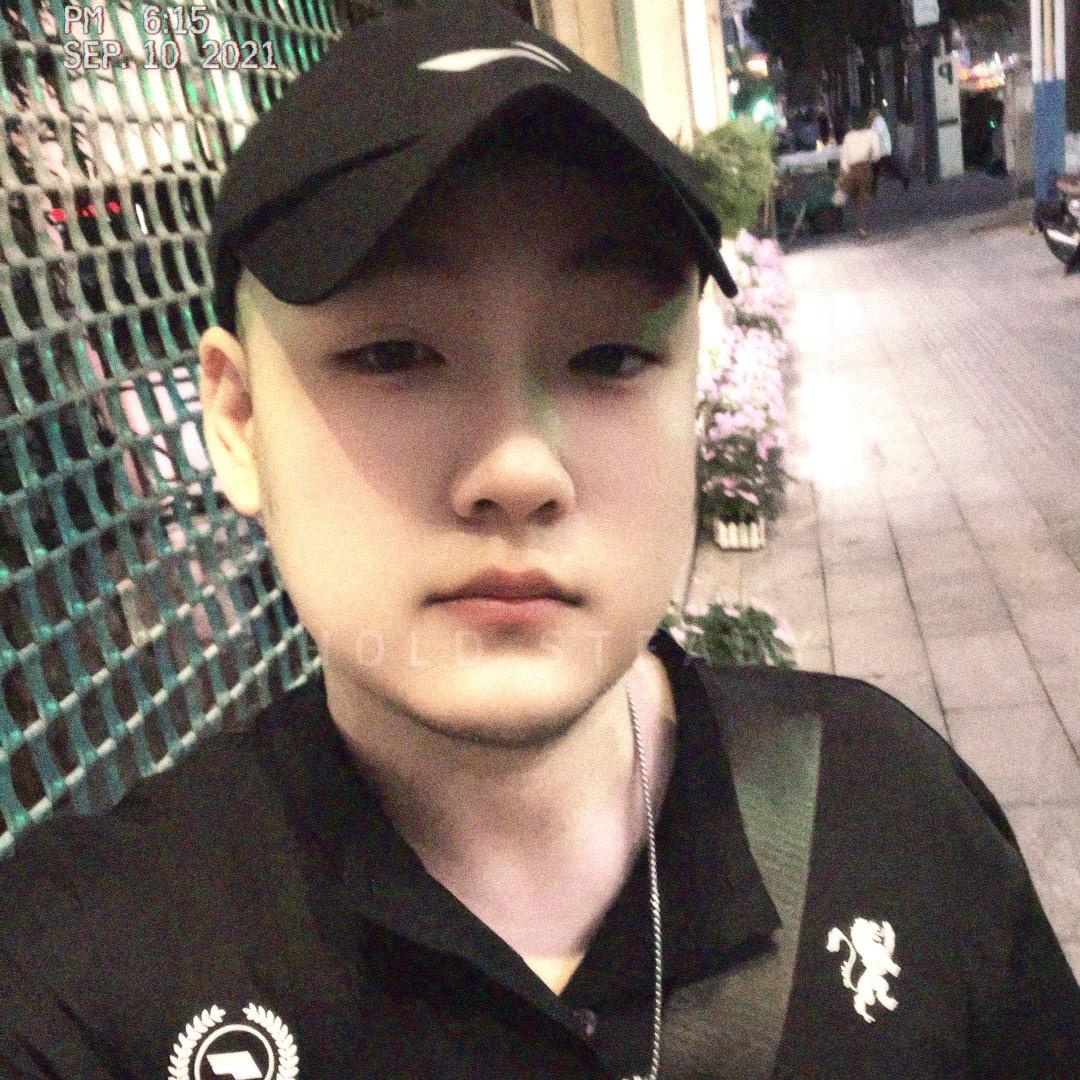 洪彬同學🪽（解馋零食铺）