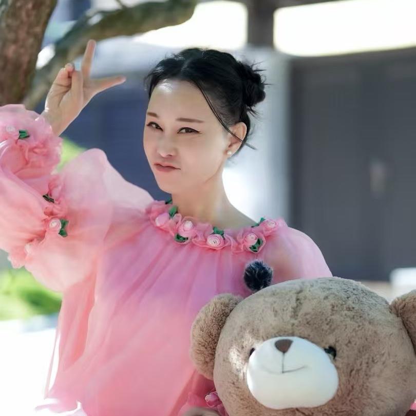 61岁的金姐姐隽莱