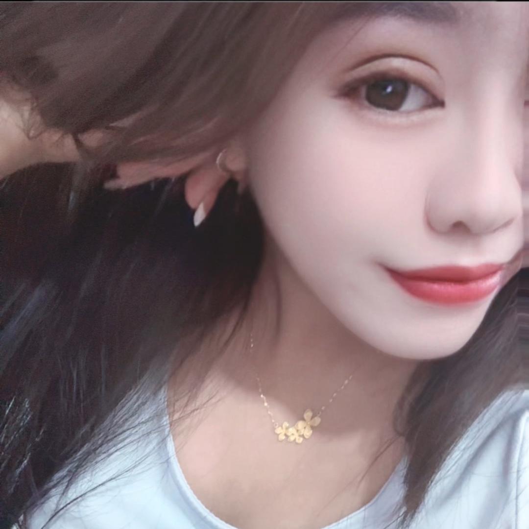 呆呆的云朵儿