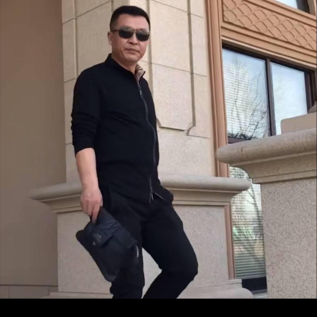 低调