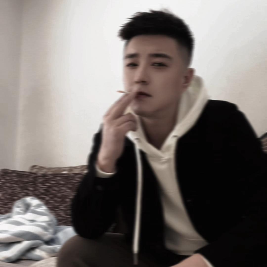 爷爷泡的可爱女人