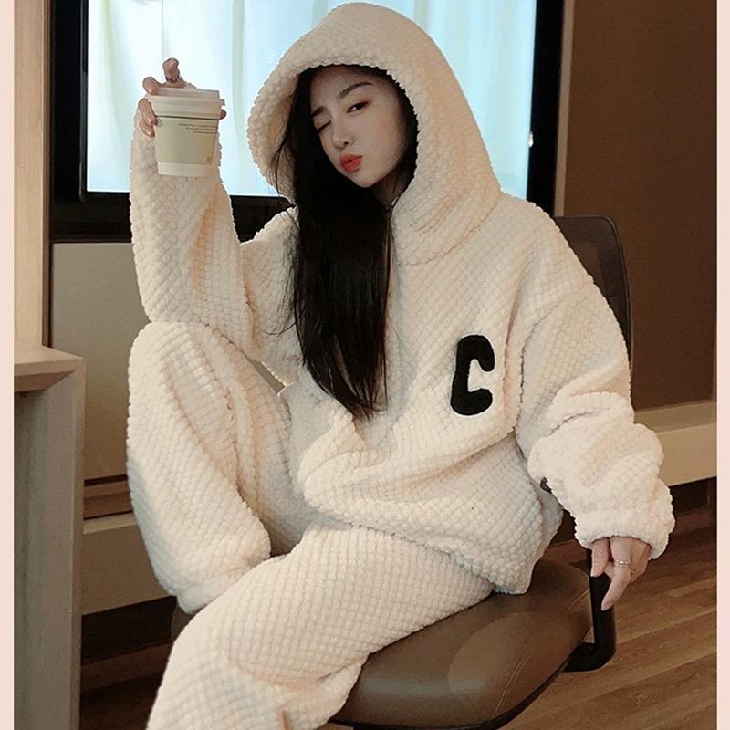 艾贝儿轻奢家居服