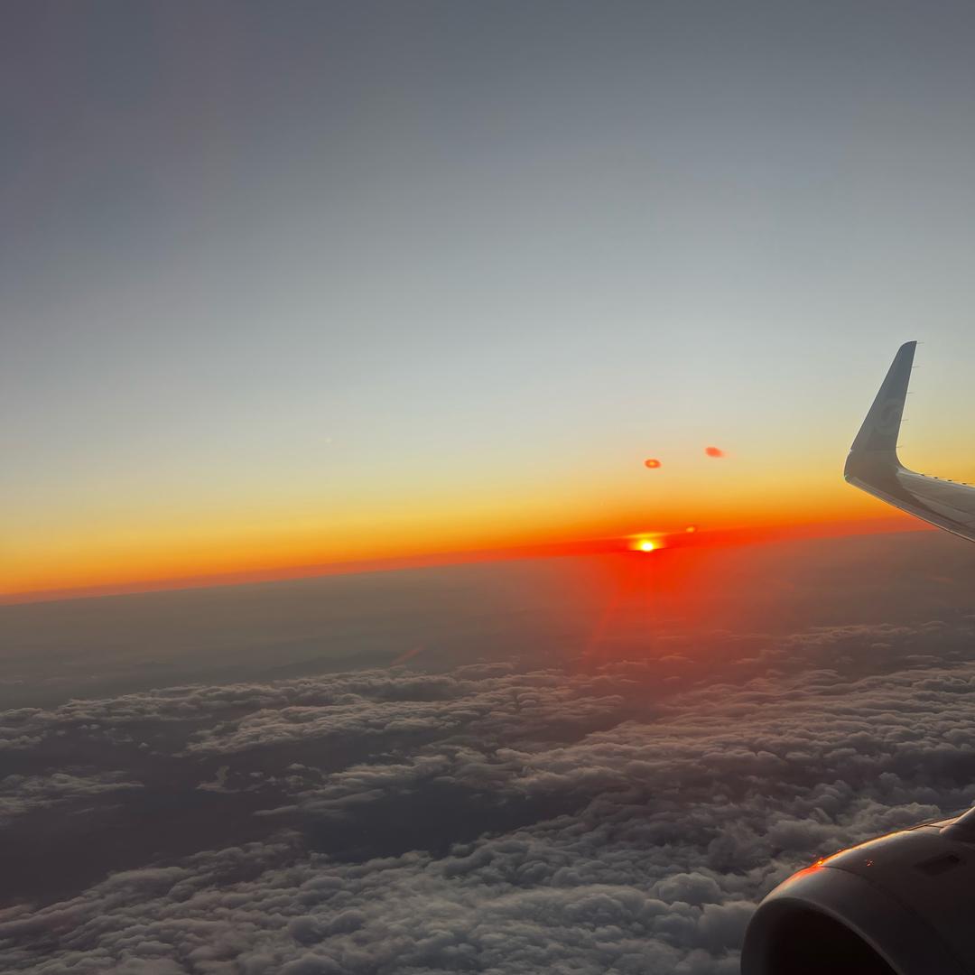 海阔天空路转遇长松