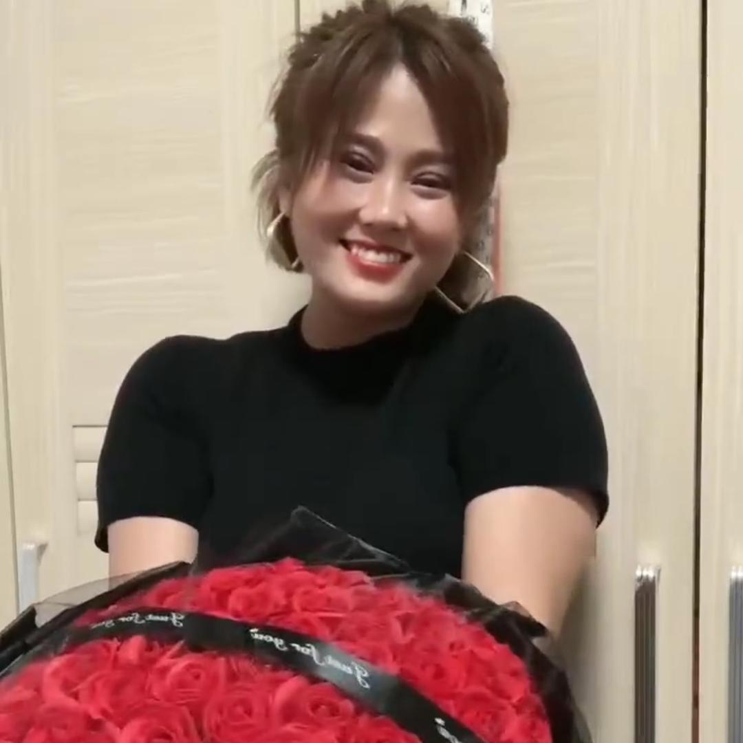 周 百万