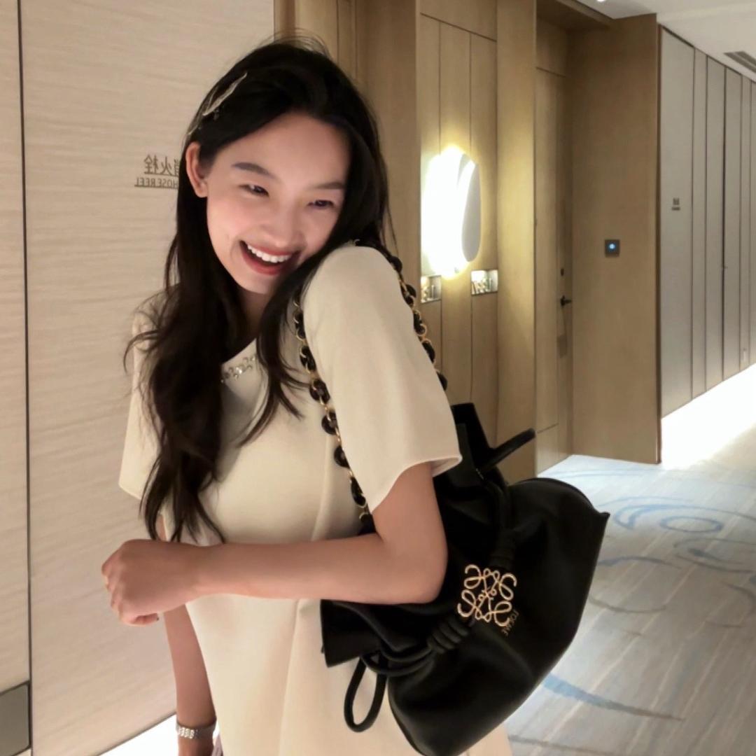 小静静的郝静