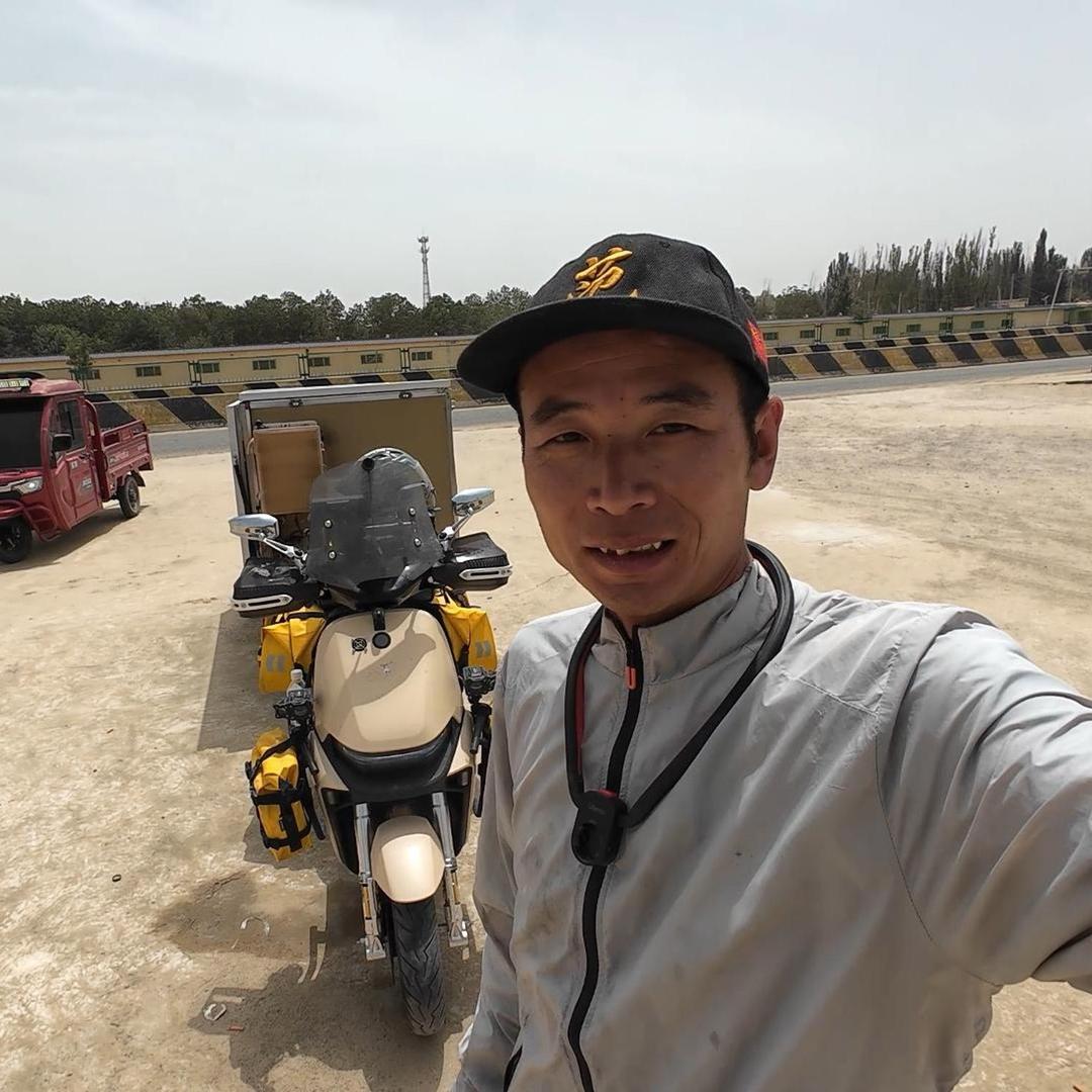 旅行者老范
