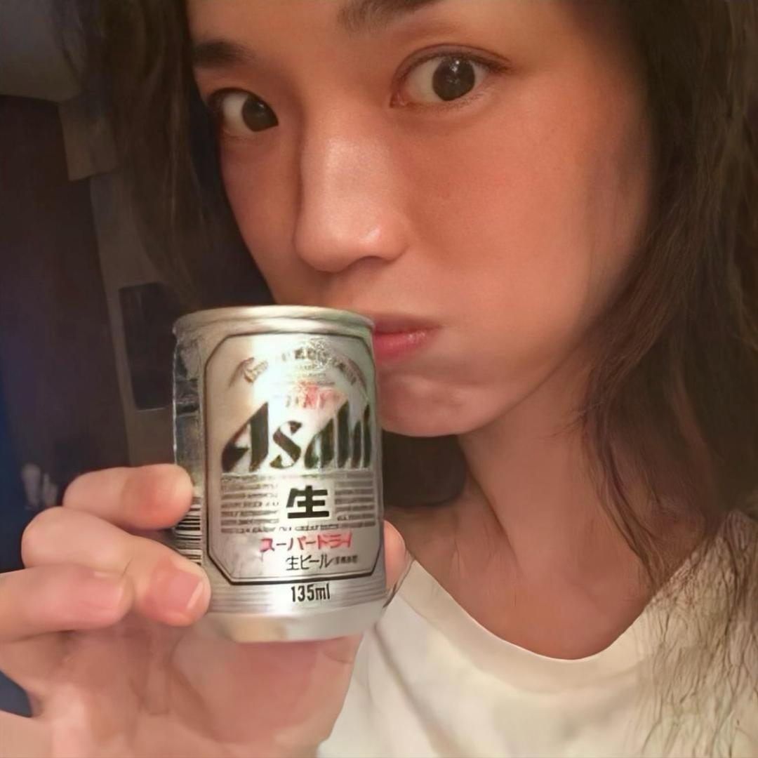 一口蛋卷.