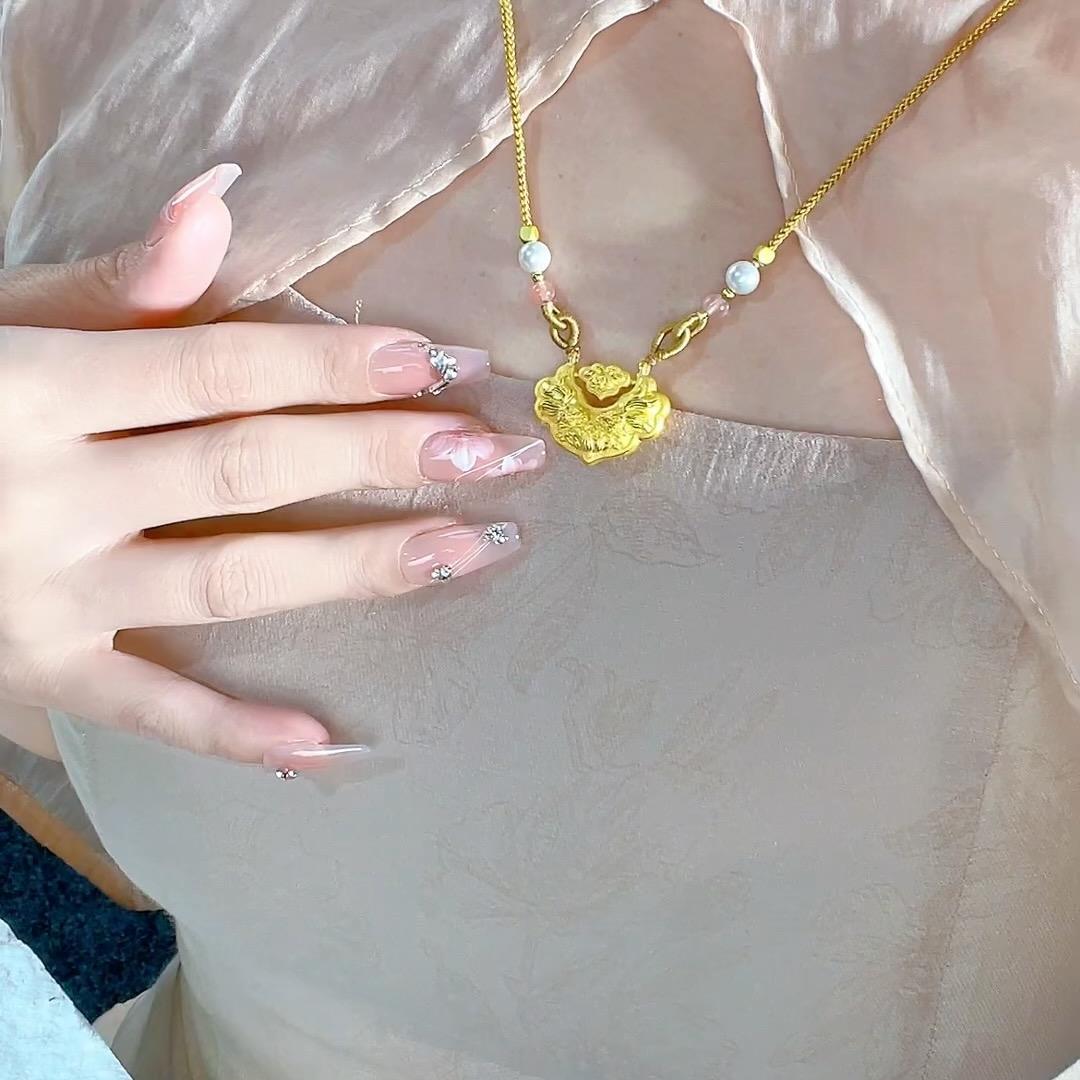 老胡翡翠/鲁冠黄金批发