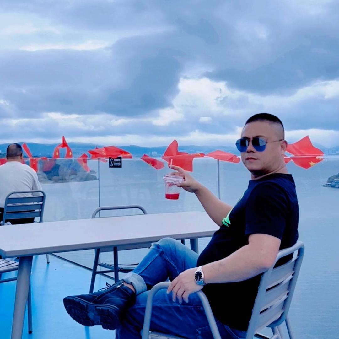 万哥（轮胎搬运工）重庆