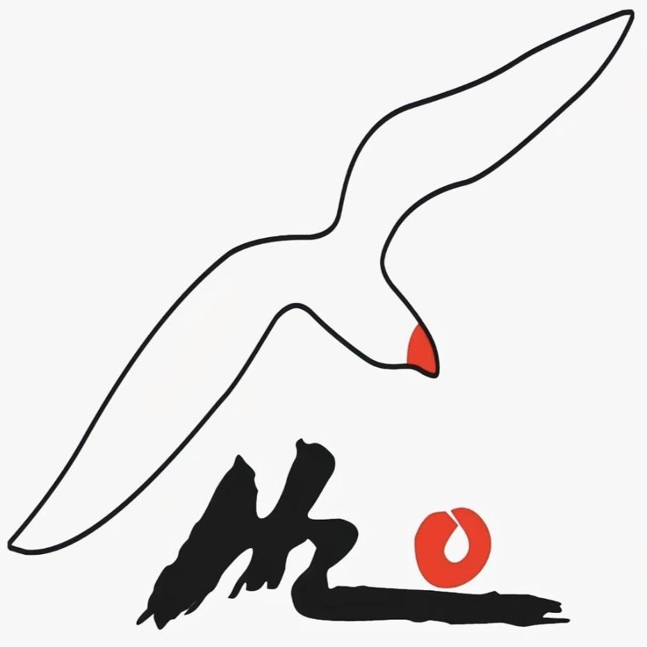 红嘴鸥制衣