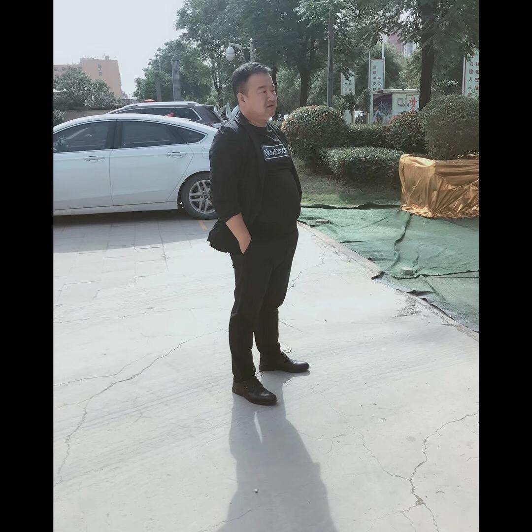 亮哥（亮力而行）