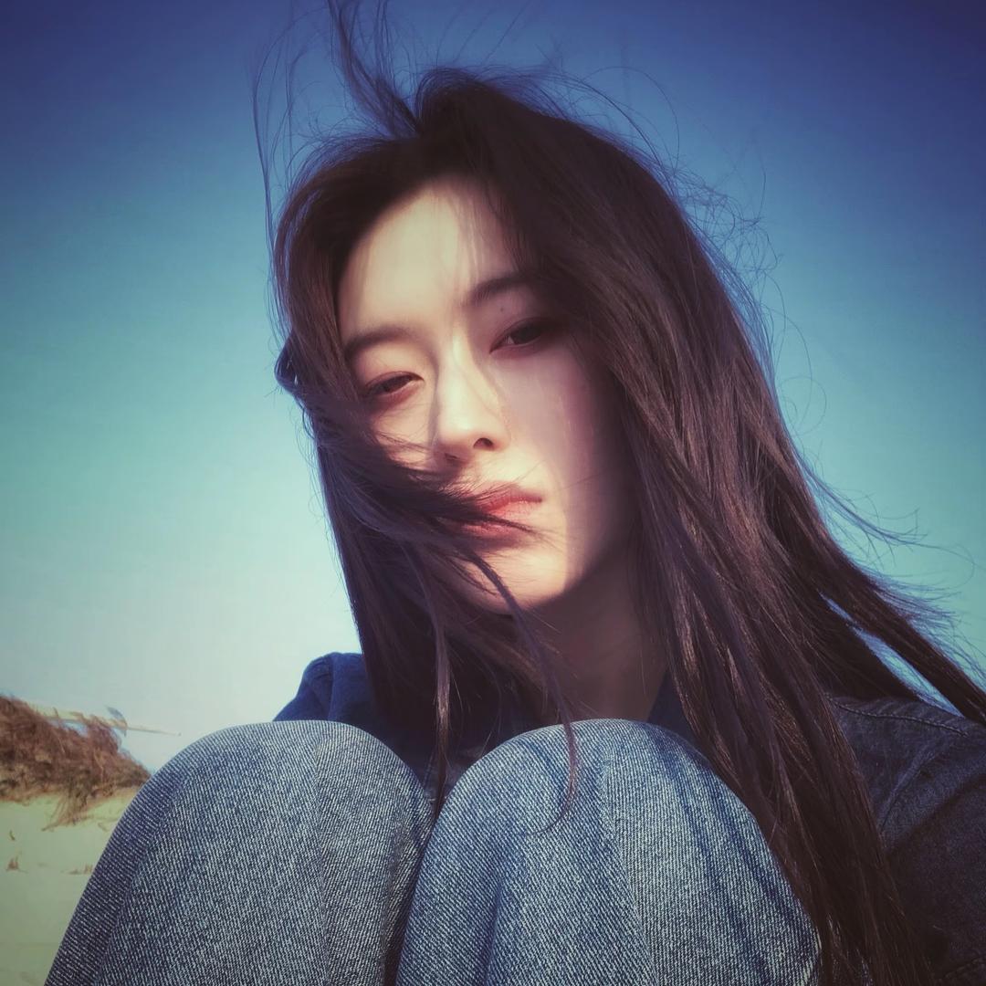 月亮上的粉色🌙