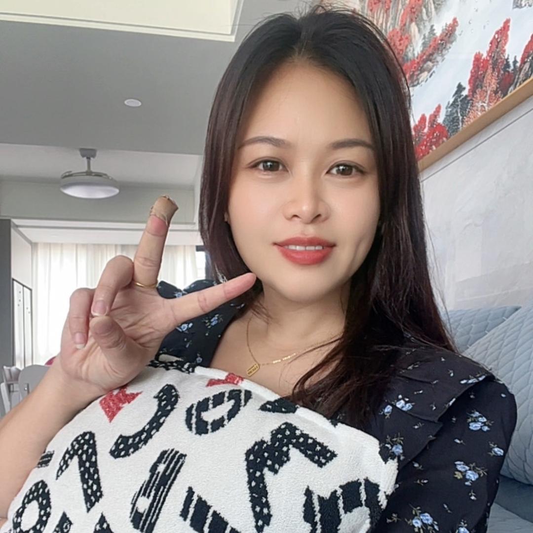 小酒窝🍒