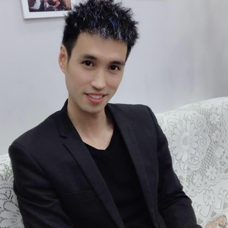 王鑫,