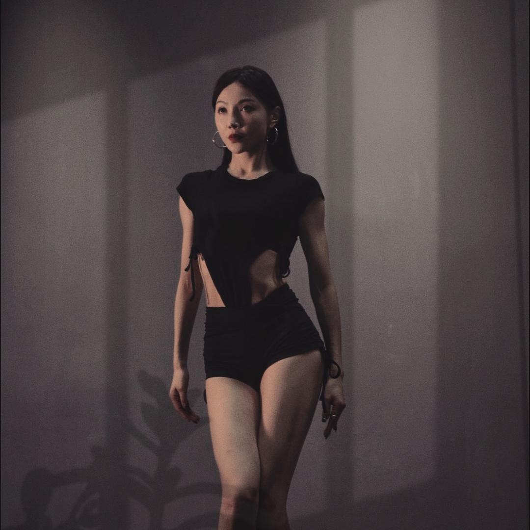 用生命跳舞的叶子