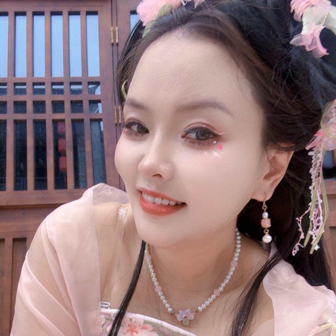 ا张怡
