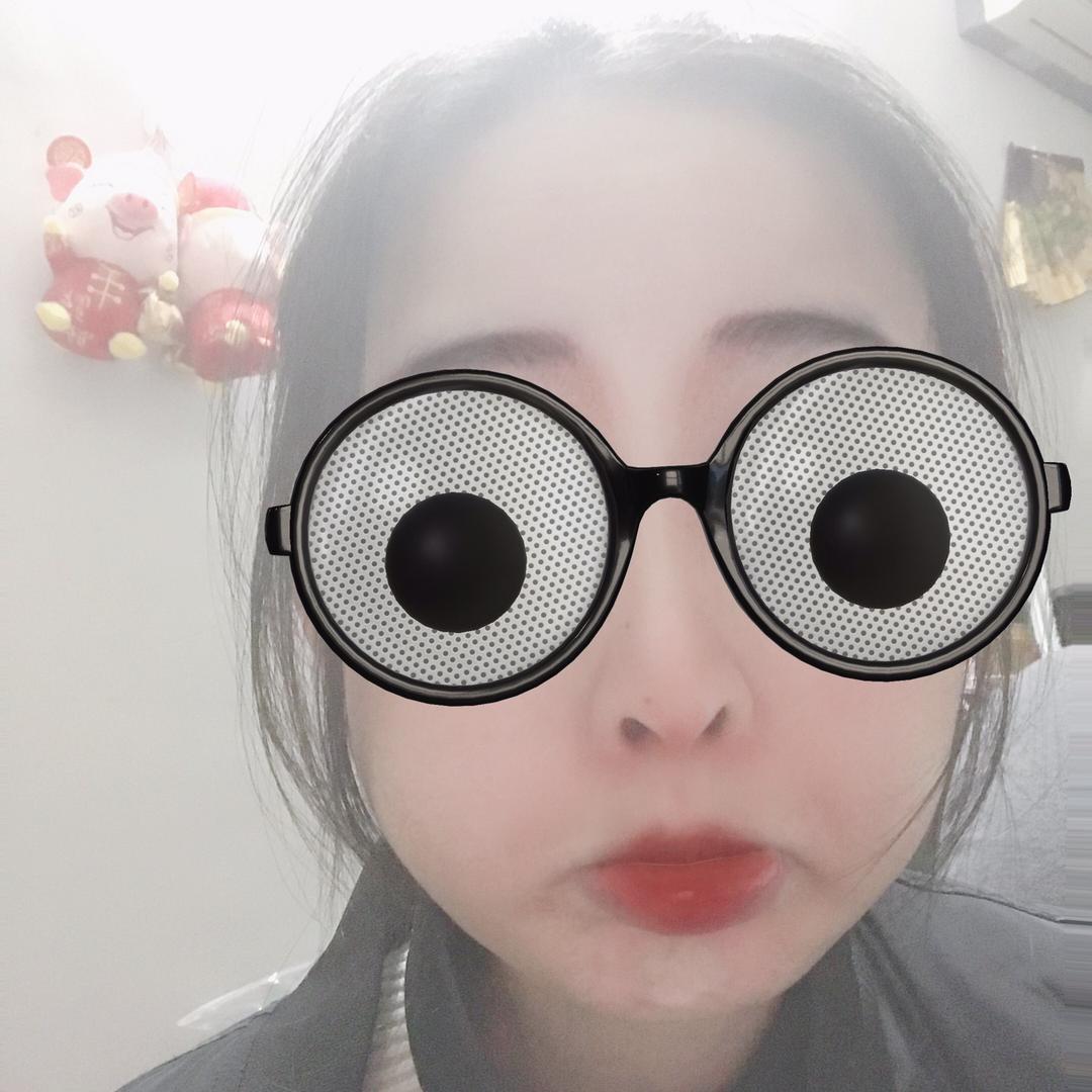 单眼皮的小仙女
