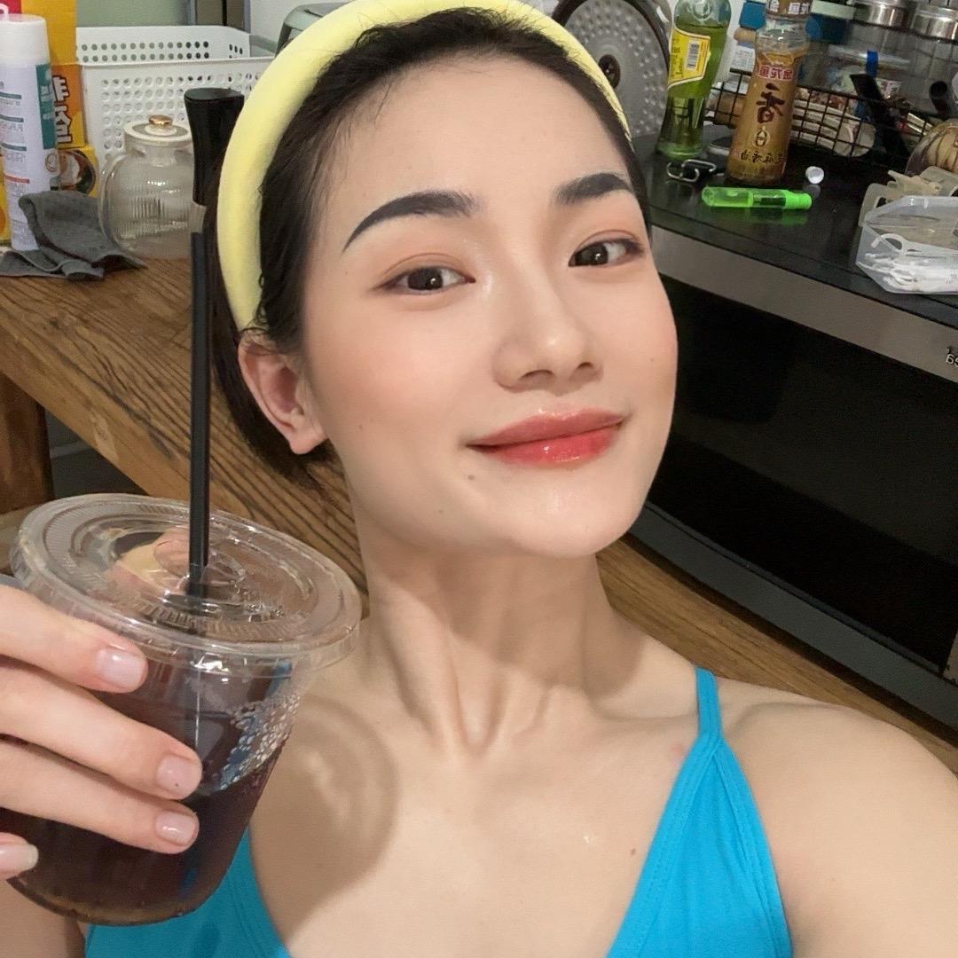 拿铁Lily