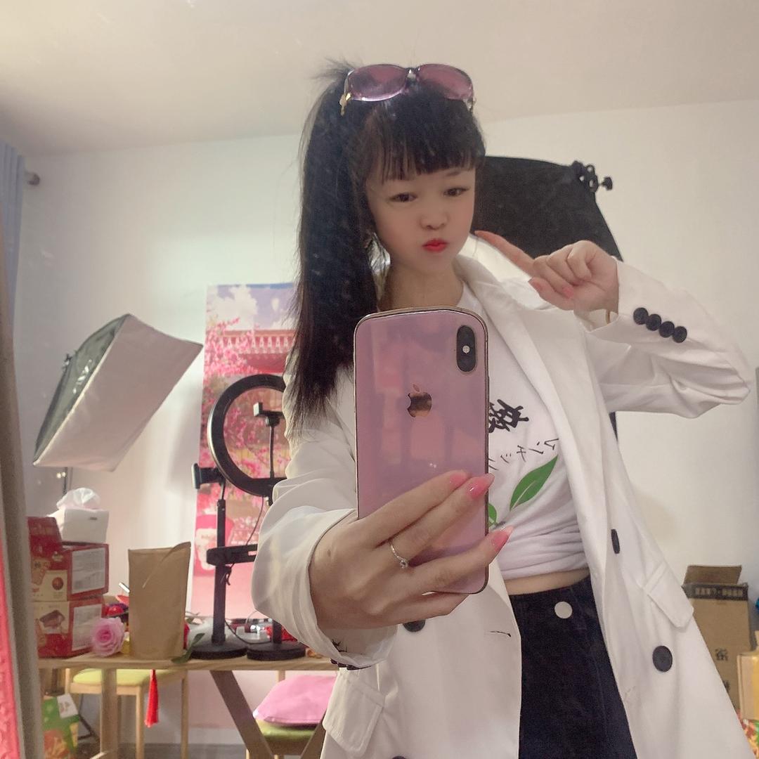 鲜肉蛋堡和紫米饭团