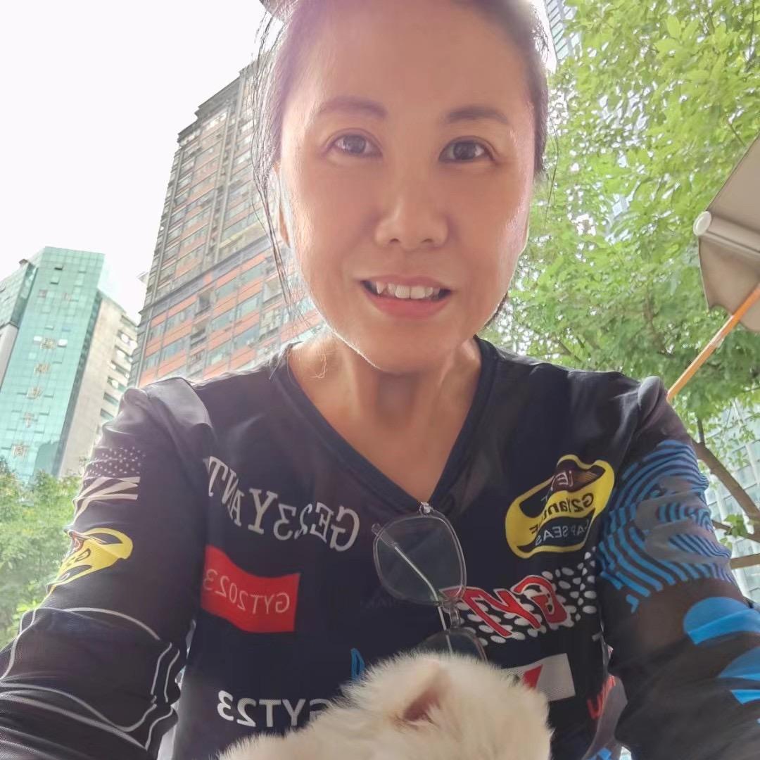 不倒翁腰突少女