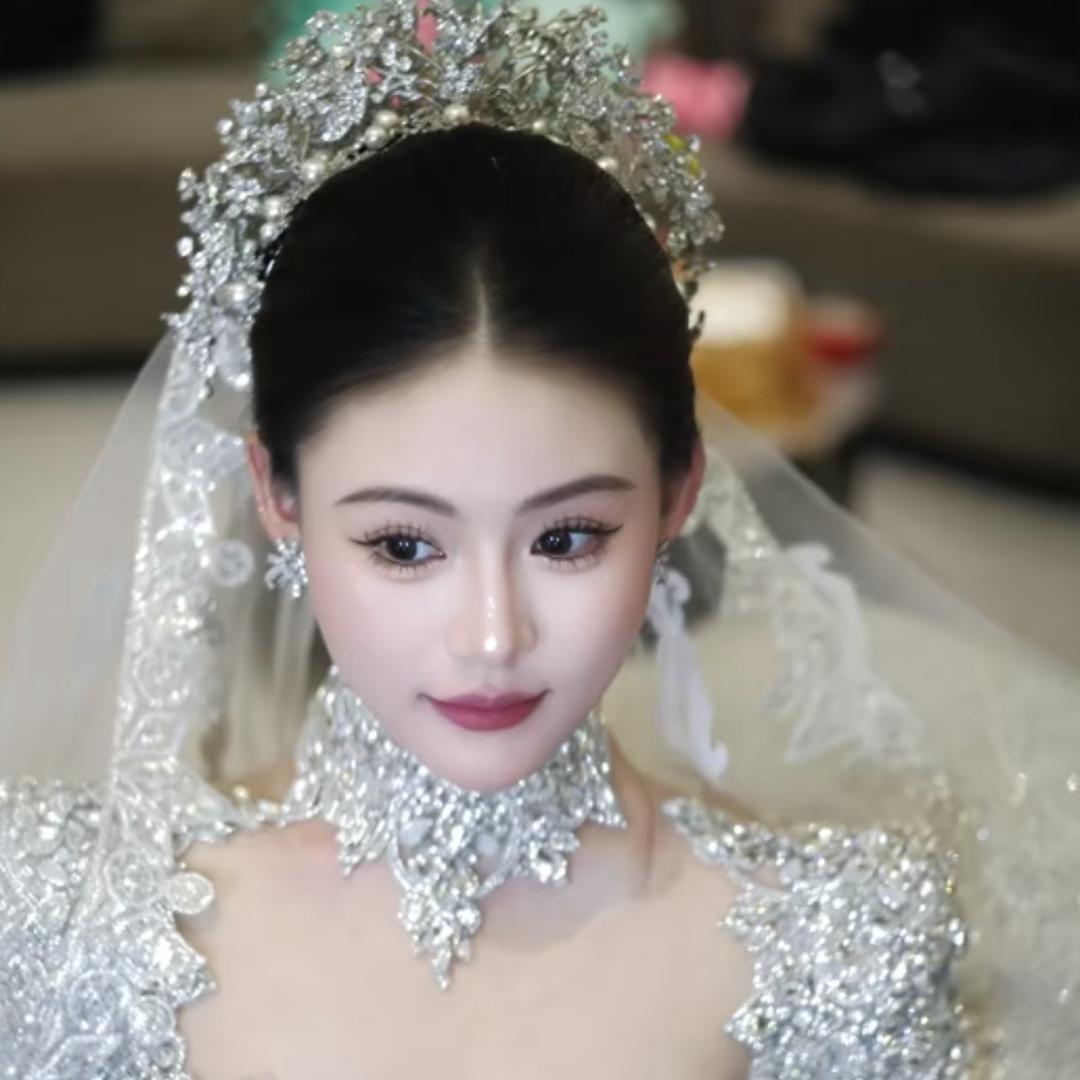 朔州名门秀化妆师俊丽