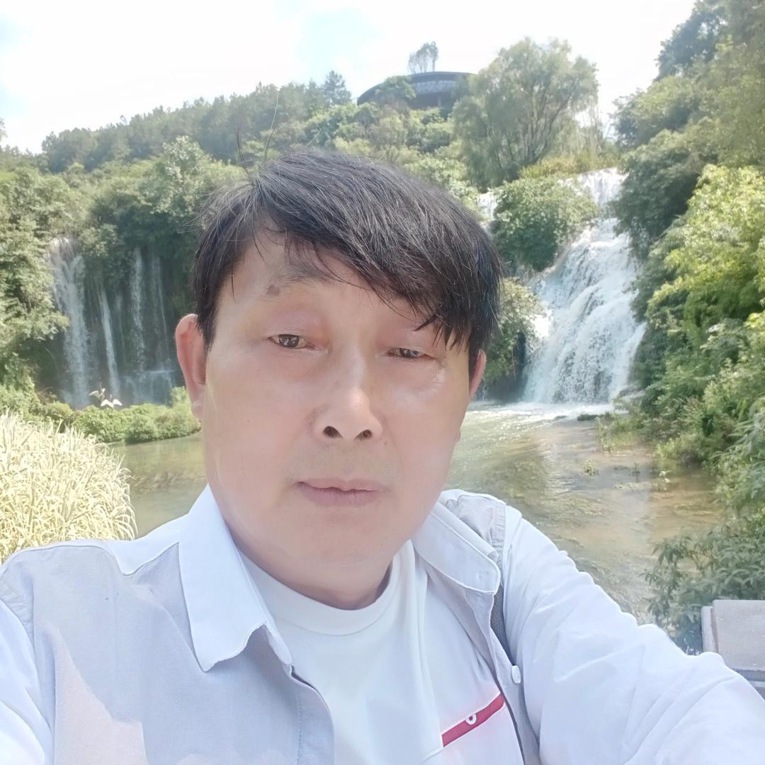 红色