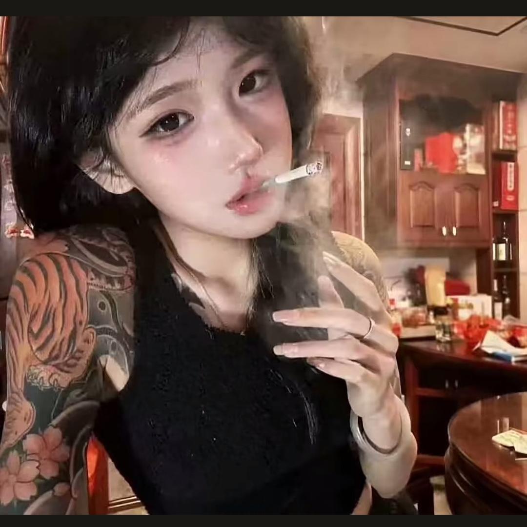 帮月亮拧瓶盖🌼👑