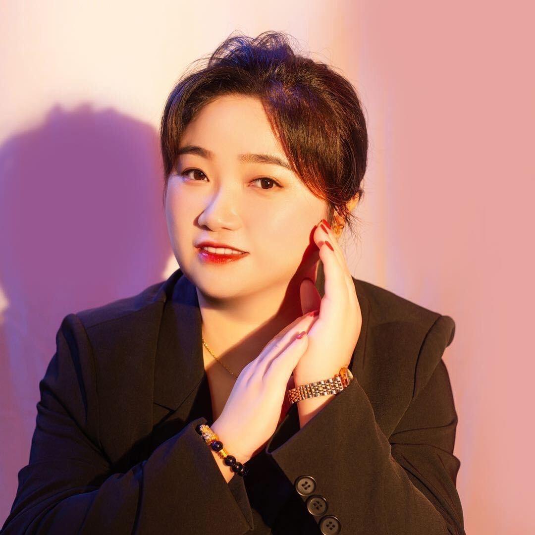 倩女绵绵美如凤