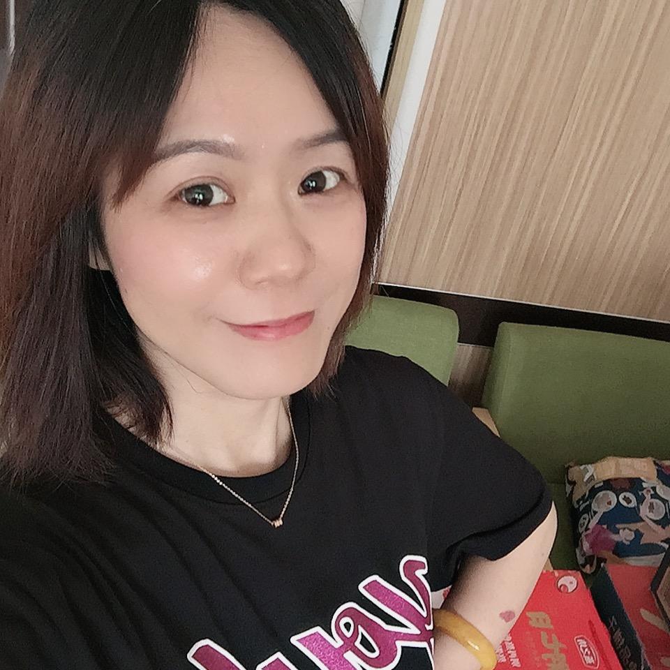 馋猫爱零食