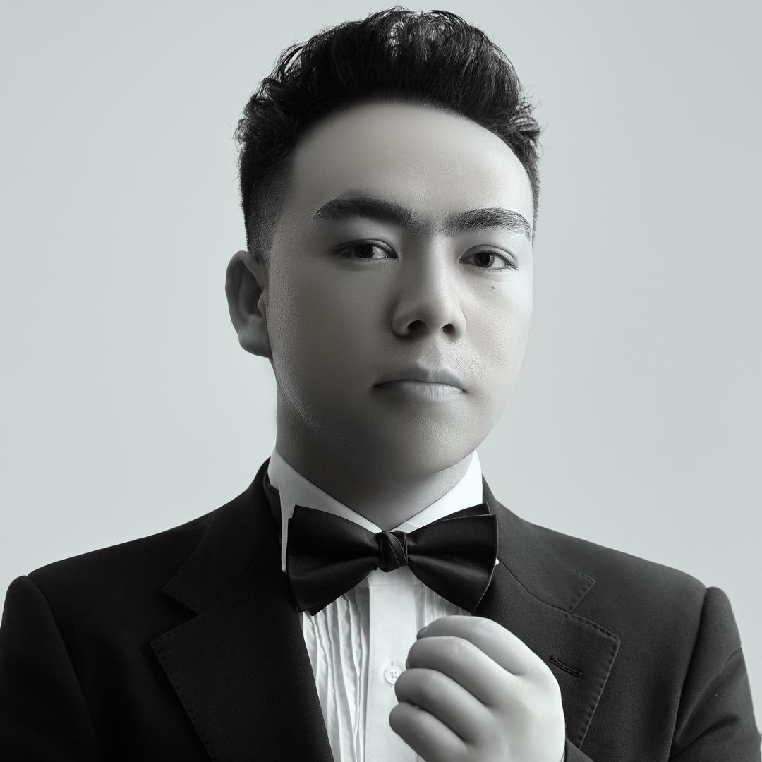 S. 专业发型设计师