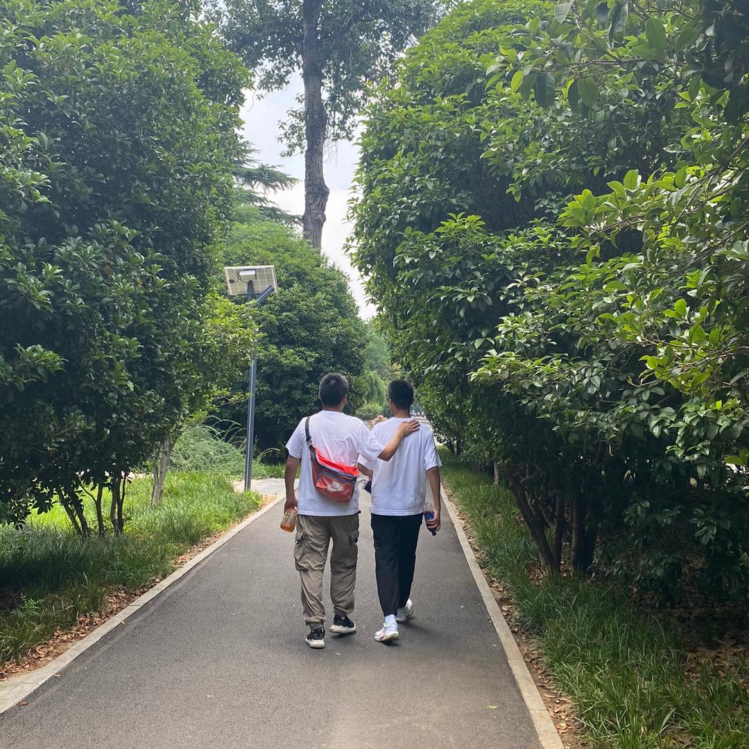 月亮不睡我不睡耶