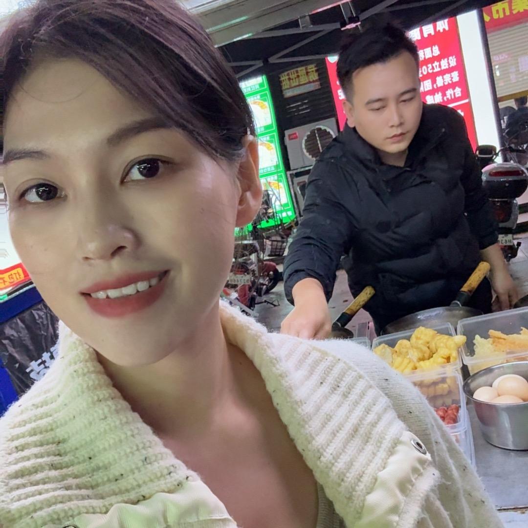 思雨夫妻(摆摊生活)