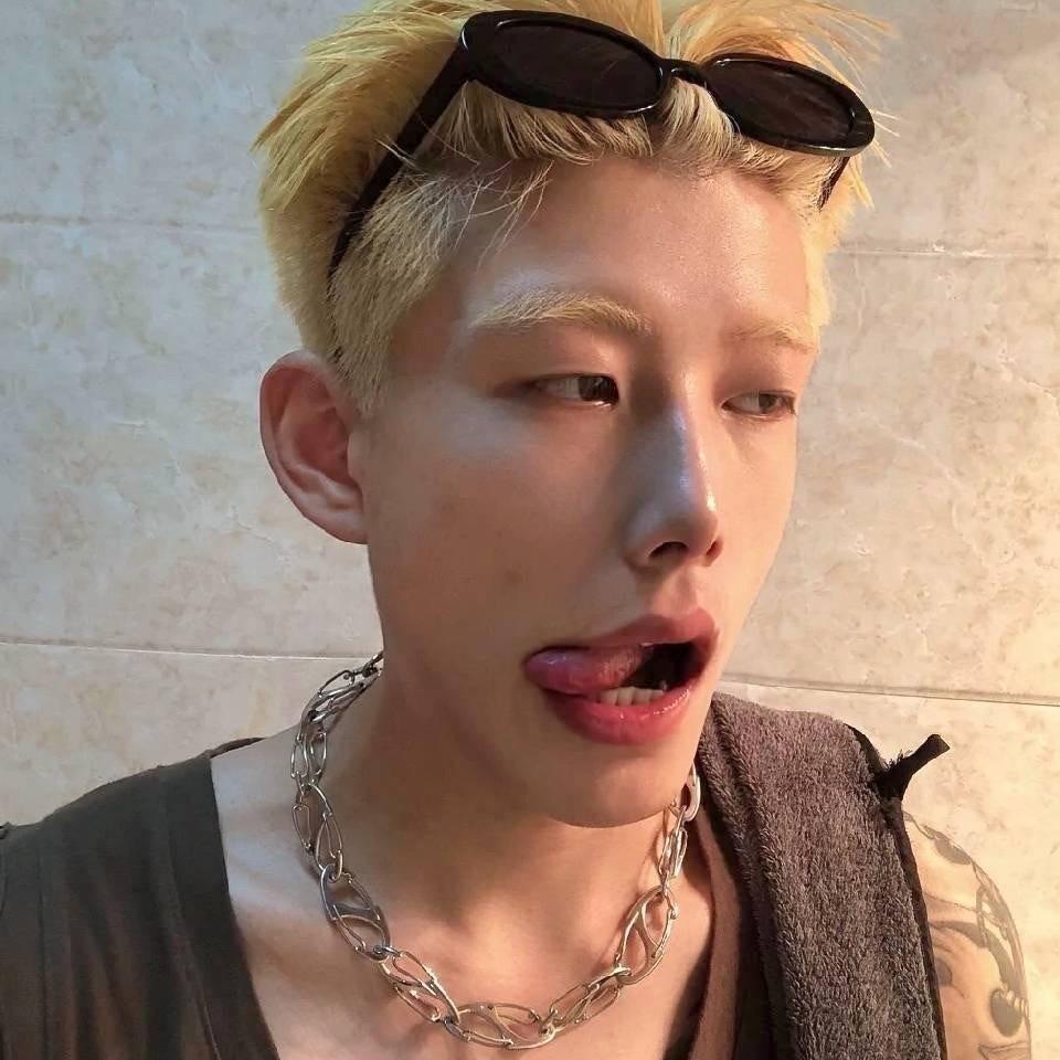 小w