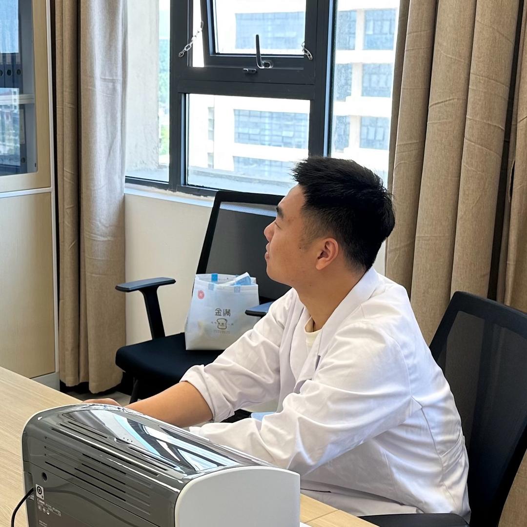 小八月的爸爸