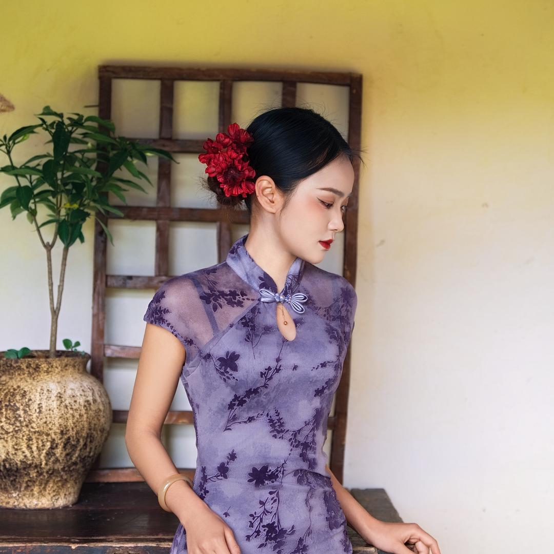 表妹小甜（秦洁）