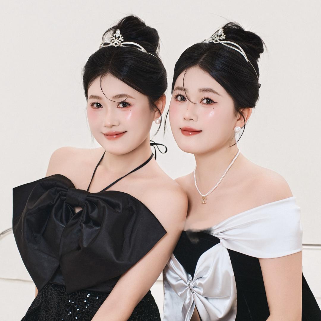 小梅小霞妹妹同款在橱窗🔥🔥