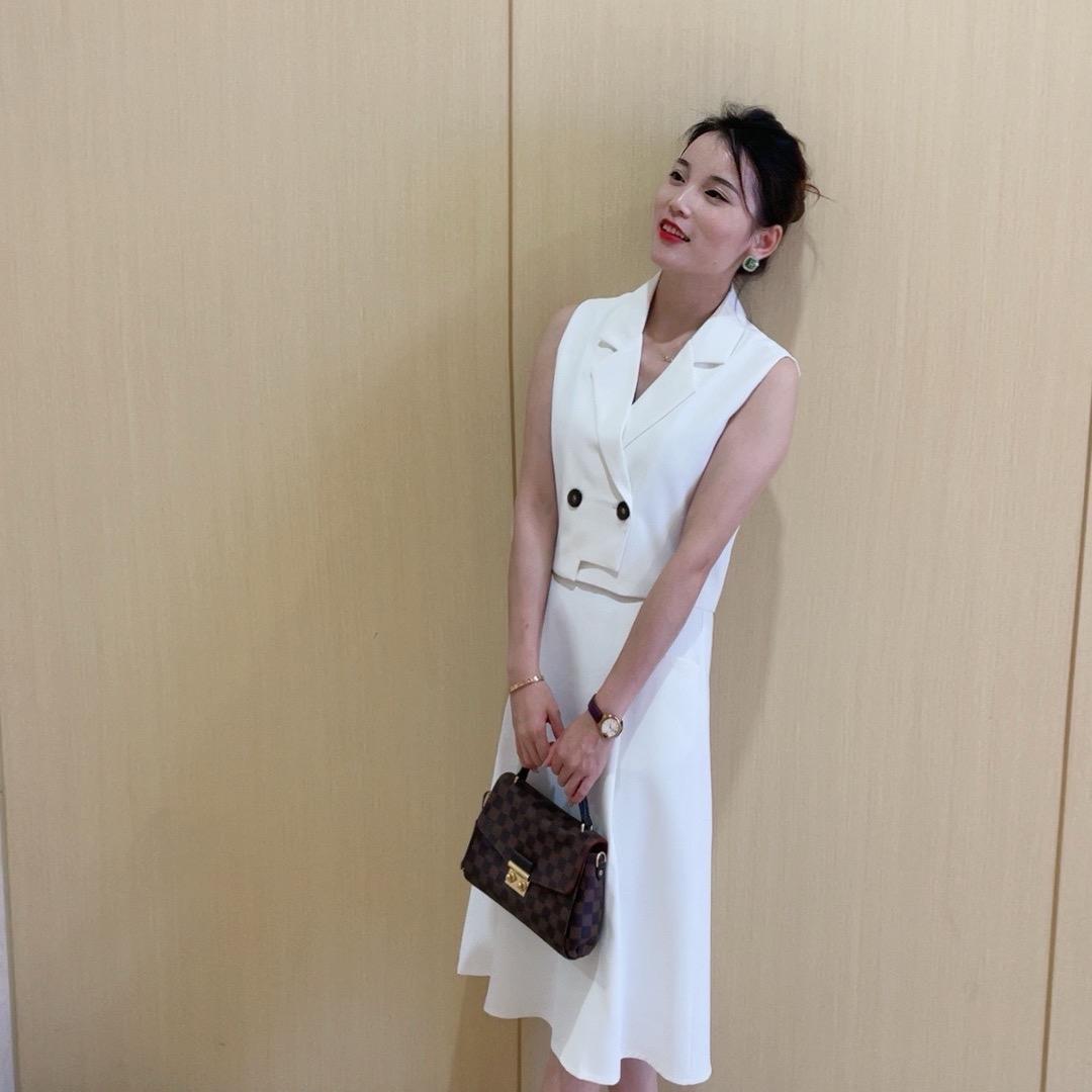 蒙睿老板娘