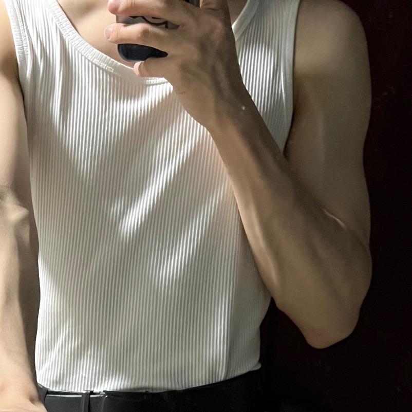 挂在湖里的月亮