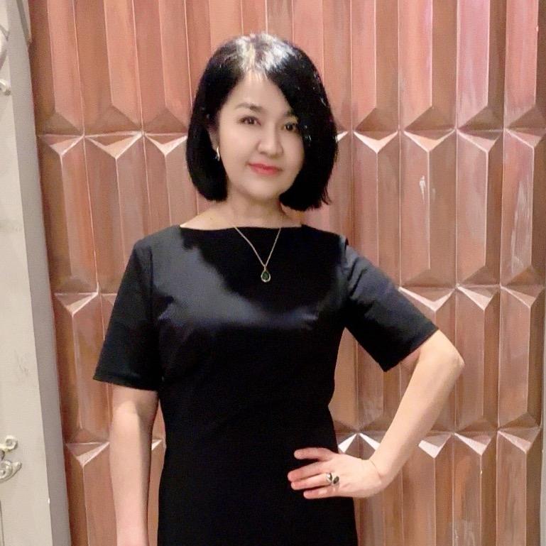 爱笑的热姐