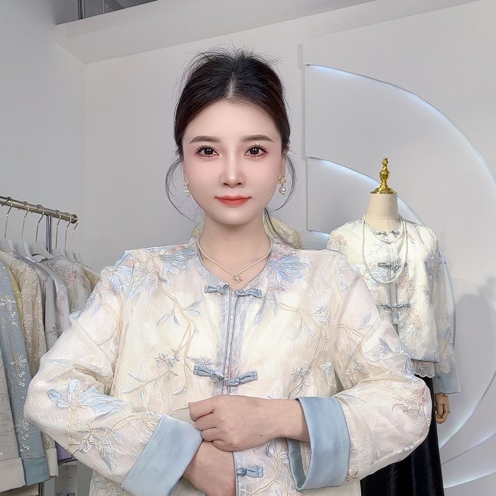 菲菲妈妈女装店
