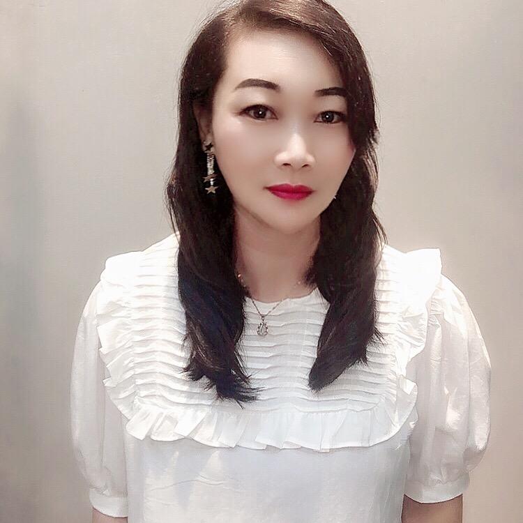 苍南县梦瑶服装